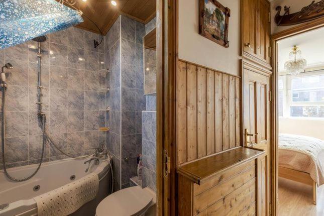 1 Bedroom Flat Close To City With Free Parking Arrangement Londra Esterno foto