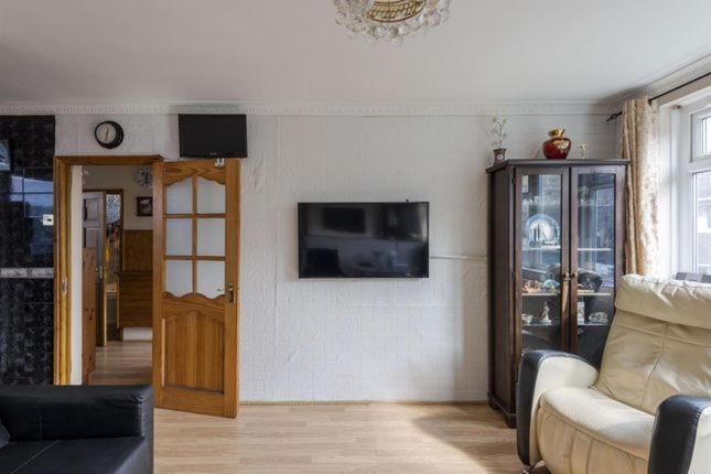 1 Bedroom Flat Close To City With Free Parking Arrangement Londra Esterno foto